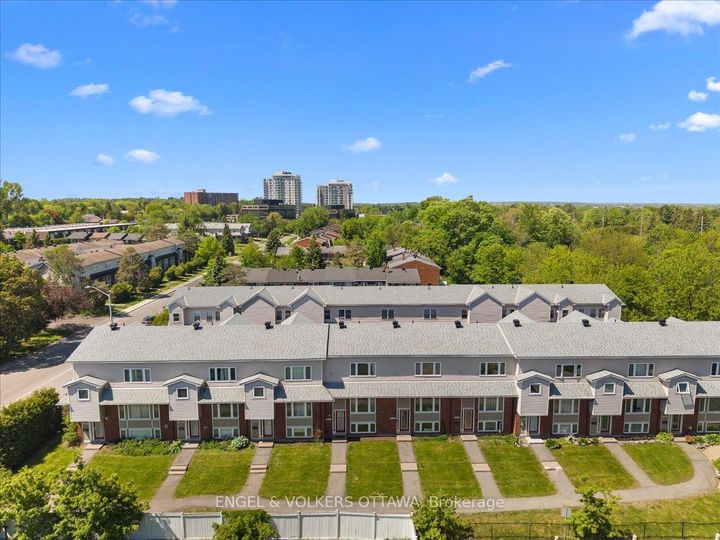 Photo 37 at 241 Monterey Drive, Nepean (Leslie Park), Ottawa