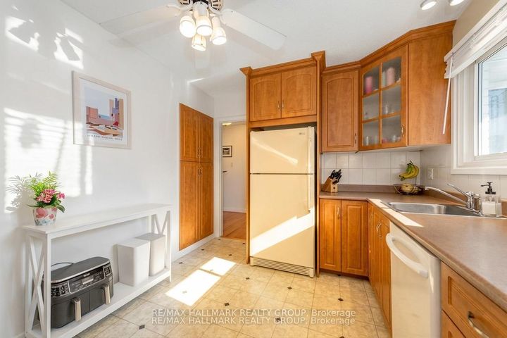 Photo 14 at 20 Mulvagh Avenue, Nepean (Borden Farm/Stewart Farm/Carleton Heights/Parkwood Hills), Ottawa