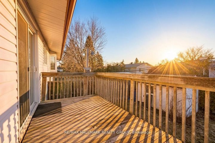 Photo 18 at 20 Mulvagh Avenue, Nepean (Borden Farm/Stewart Farm/Carleton Heights/Parkwood Hills), Ottawa