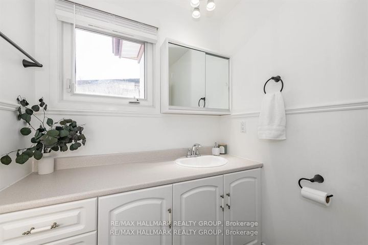 Photo 20 at 20 Mulvagh Avenue, Nepean (Borden Farm/Stewart Farm/Carleton Heights/Parkwood Hills), Ottawa