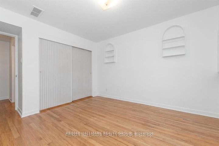 Photo 24 at 20 Mulvagh Avenue, Nepean (Borden Farm/Stewart Farm/Carleton Heights/Parkwood Hills), Ottawa