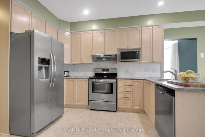 Photo 10 at 4 Maple Stand Way, Nepean (Barrhaven East), Ottawa