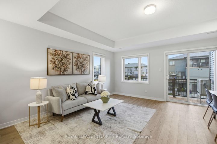Photo 5 at 302 Parnian Private, Nepean (Half Moon Bay), Ottawa