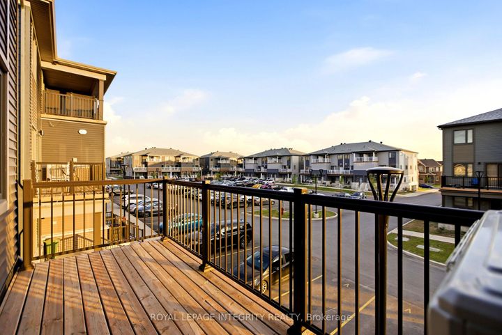 Photo 10 at 302 Parnian Private, Nepean (Half Moon Bay), Ottawa