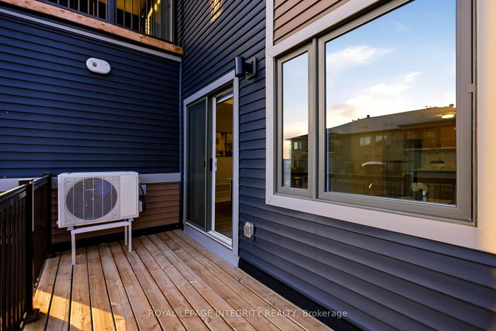 Photo 11 at 302 Parnian Private, Nepean (Half Moon Bay), Ottawa