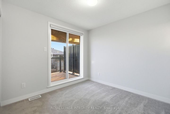 Photo 13 at 302 Parnian Private, Nepean (Half Moon Bay), Ottawa