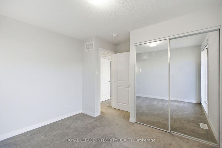Photo 14 at 302 Parnian Private, Nepean (Half Moon Bay), Ottawa