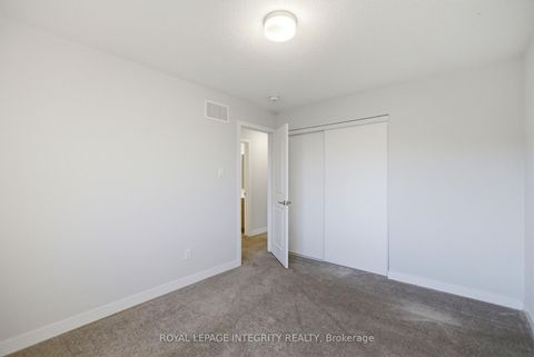 Photo 17 at 302 Parnian Private, Nepean (Half Moon Bay), Ottawa