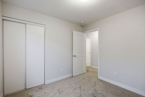 Photo 19 at 302 Parnian Private, Nepean (Half Moon Bay), Ottawa