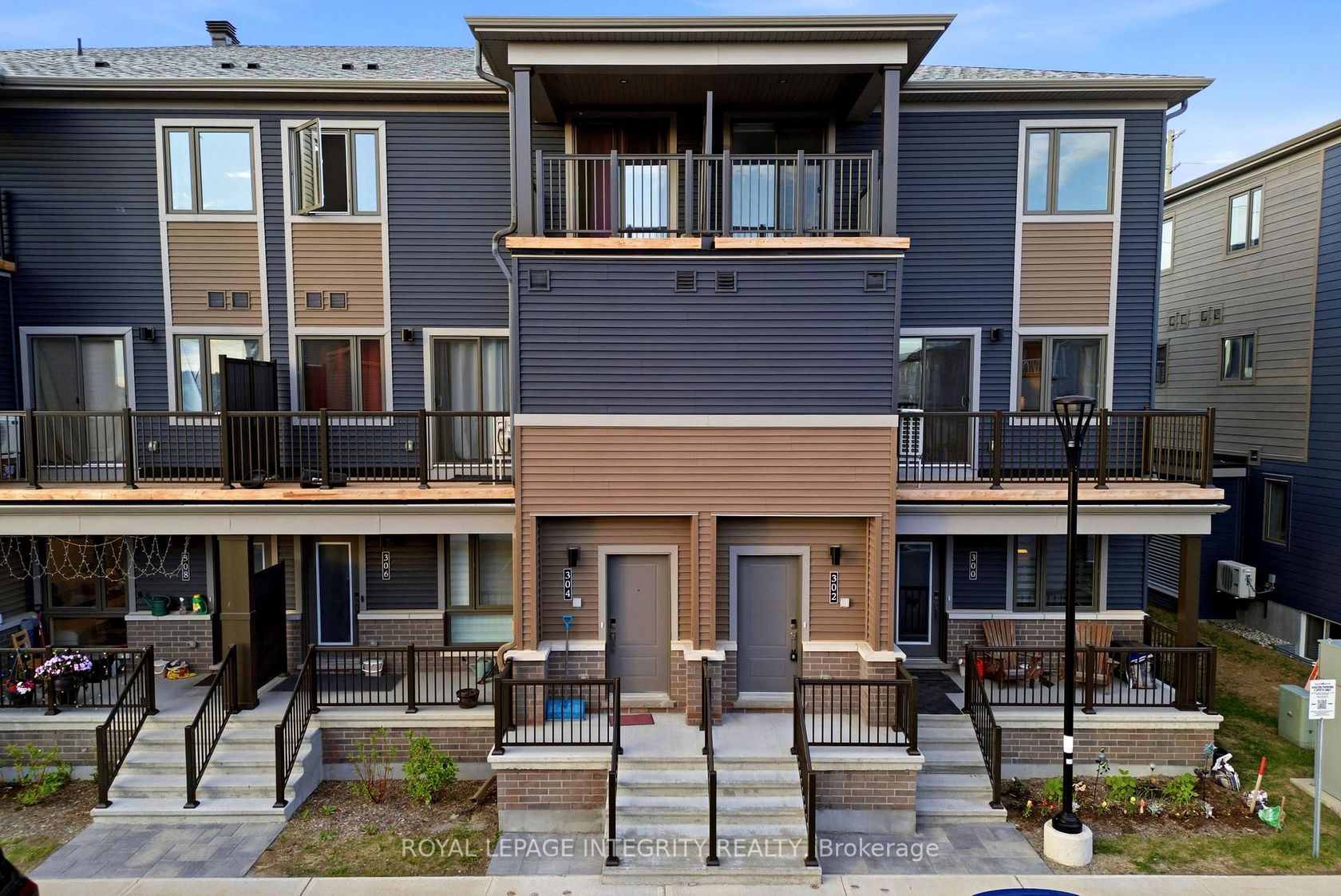 302 Parnian Private, Nepean (Half Moon Bay), Ottawa 