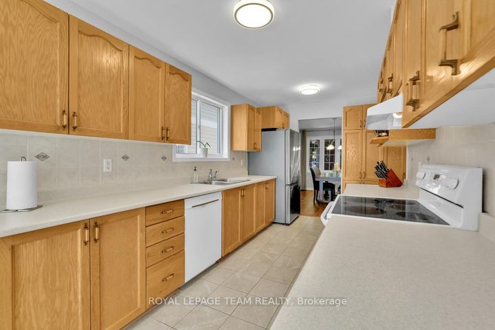 Photo 13 at 111 Fairlop Way, Nepean (Longfields), Ottawa