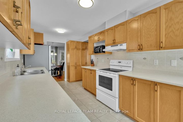 Photo 14 at 111 Fairlop Way, Nepean (Longfields), Ottawa