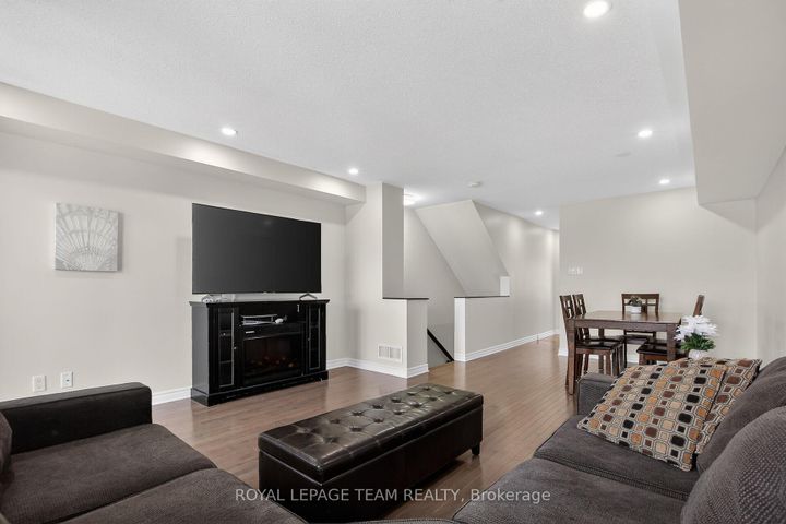 Photo 10 at 627B Chapman Mills Drive, Nepean (Strandherd), Ottawa