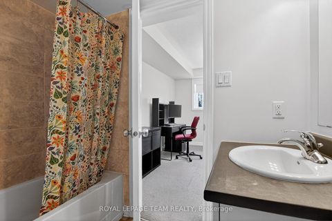 Photo 18 at 627B Chapman Mills Drive, Nepean (Strandherd), Ottawa