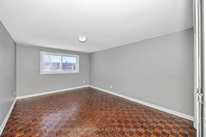 Photo 16 at 67 - 392 Garden Glen Private, Nepean (Meadowlands/Crestview), Ottawa