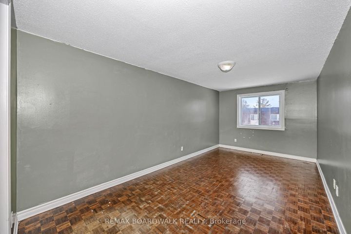 Photo 19 at 67 - 392 Garden Glen Private, Nepean (Meadowlands/Crestview), Ottawa