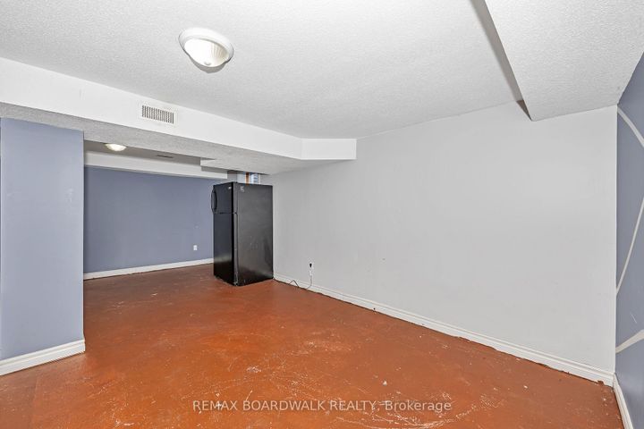 Photo 30 at 67 - 392 Garden Glen Private, Nepean (Meadowlands/Crestview), Ottawa