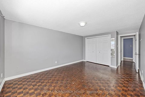 Photo 18 at 67 - 392 Garden Glen Private, Nepean (Meadowlands/Crestview), Ottawa