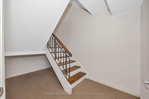 Photo 25 at 67 - 392 Garden Glen Private, Nepean (Meadowlands/Crestview), Ottawa