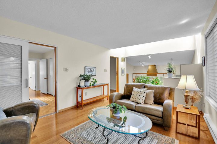 Photo 13 at 39 Biscayne Crescent, Nepean (Borden Farm/Stewart Farm/Carleton Heights/Parkwood Hills), Ottawa