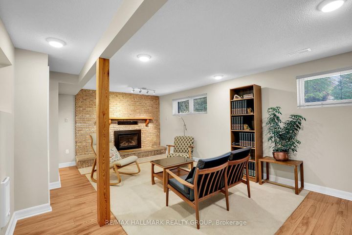 Photo 19 at 39 Biscayne Crescent, Nepean (Borden Farm/Stewart Farm/Carleton Heights/Parkwood Hills), Ottawa