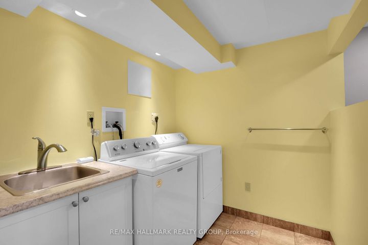 Photo 28 at 39 Biscayne Crescent, Nepean (Borden Farm/Stewart Farm/Carleton Heights/Parkwood Hills), Ottawa
