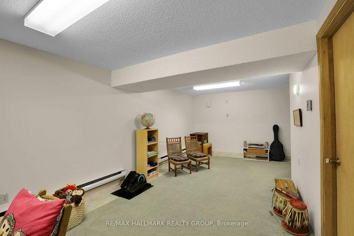 Photo 29 at 39 Biscayne Crescent, Nepean (Borden Farm/Stewart Farm/Carleton Heights/Parkwood Hills), Ottawa