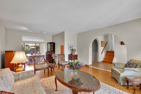 Photo 4 at 39 Biscayne Crescent, Nepean (Borden Farm/Stewart Farm/Carleton Heights/Parkwood Hills), Ottawa