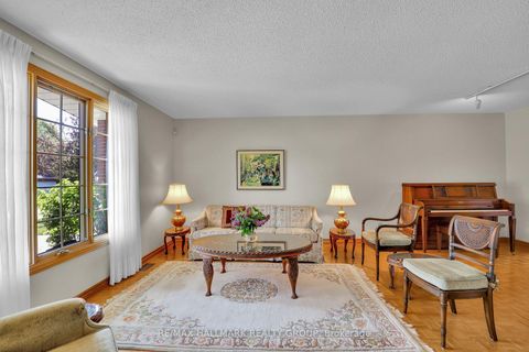 Photo 5 at 39 Biscayne Crescent, Nepean (Borden Farm/Stewart Farm/Carleton Heights/Parkwood Hills), Ottawa