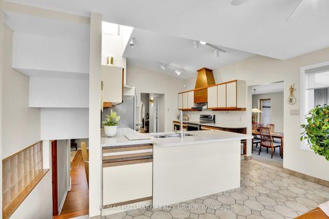 Photo 10 at 39 Biscayne Crescent, Nepean (Borden Farm/Stewart Farm/Carleton Heights/Parkwood Hills), Ottawa