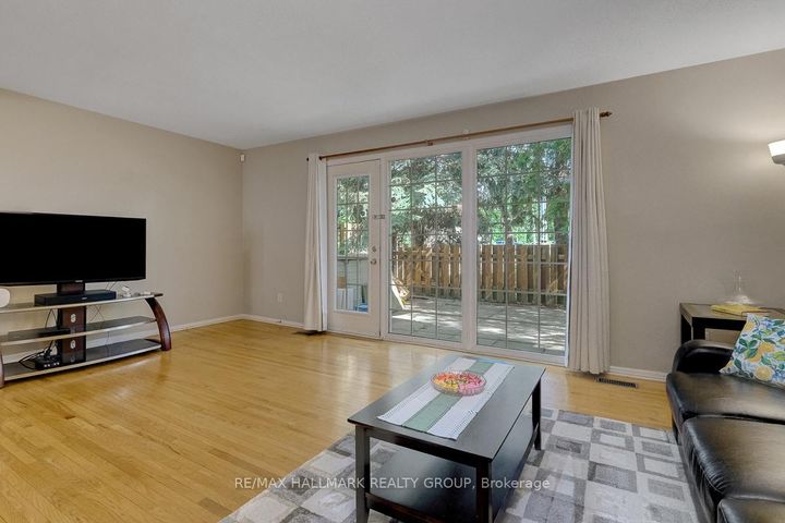 Photo 6 at 10 Greenbank Road, Nepean (Leslie Park), Ottawa