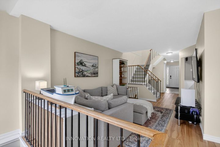 Photo 6 at 4 Bridgewater Terrace, Nepean (Cedargrove/Fraserdale), Ottawa