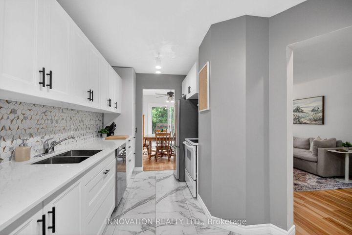 Photo 9 at 4 Bridgewater Terrace, Nepean (Cedargrove/Fraserdale), Ottawa