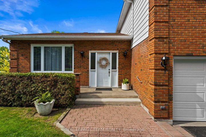 Photo 2 at 44 Steeple Hill Crescent, Nepean (Fallowfield), Ottawa