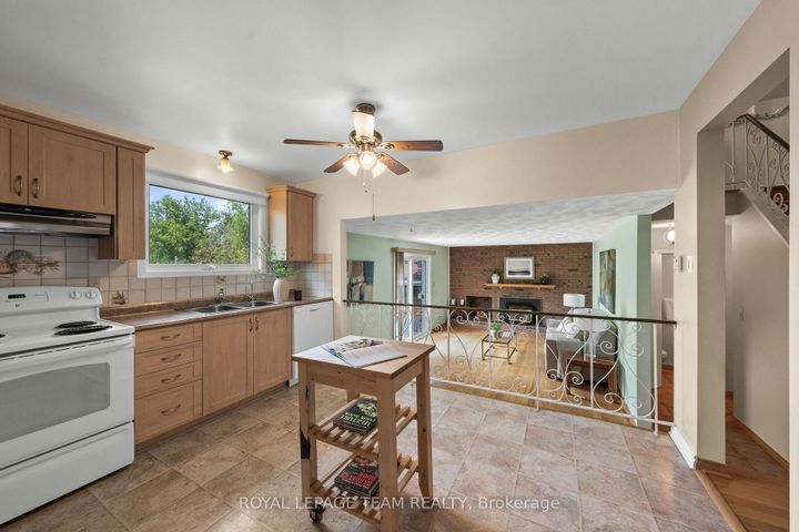 Photo 14 at 44 Steeple Hill Crescent, Nepean (Fallowfield), Ottawa