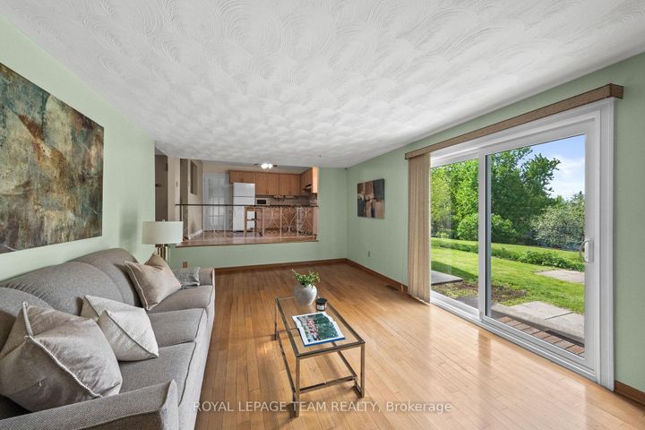 Photo 18 at 44 Steeple Hill Crescent, Nepean (Fallowfield), Ottawa