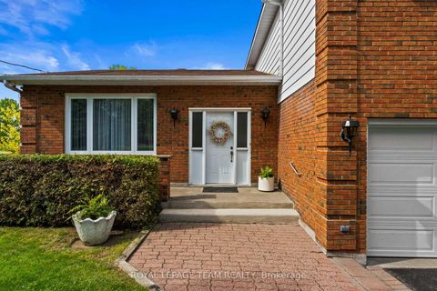 Photo 2 at 44 Steeple Hill Crescent, Nepean (Fallowfield), Ottawa