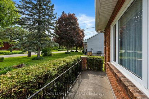 Photo 3 at 44 Steeple Hill Crescent, Nepean (Fallowfield), Ottawa