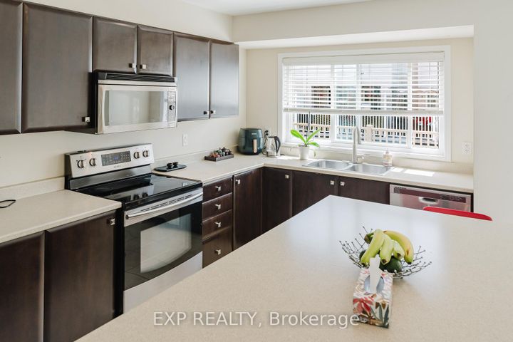 Photo 10 at 3721F Riverbreeze Street, Nepean (Half Moon Bay), Ottawa