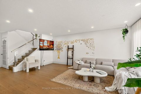 Photo 10 at 657 Clearbrook Drive N, Nepean (Strandherd), Ottawa