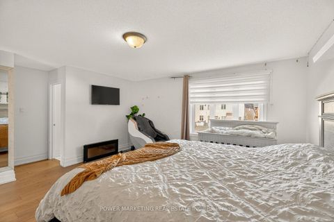 Photo 18 at 657 Clearbrook Drive N, Nepean (Strandherd), Ottawa