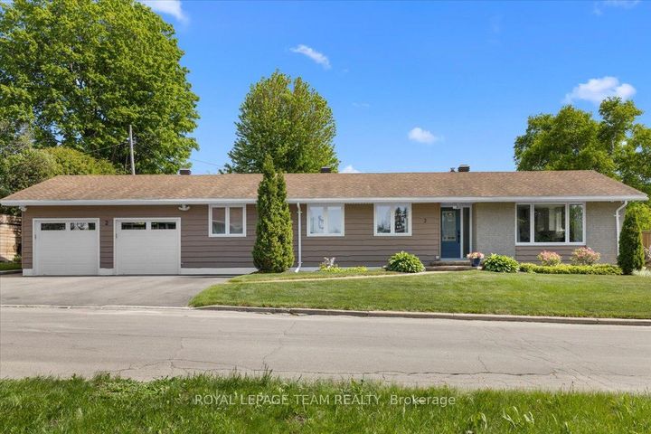 Photo 1 at 2 Lavina Crescent, Nepean (Leslie Park), Ottawa