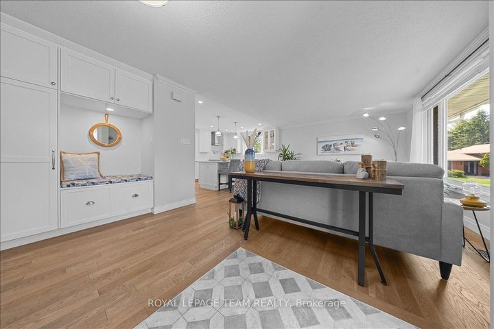 Photo 7 at 2 Lavina Crescent, Nepean (Leslie Park), Ottawa