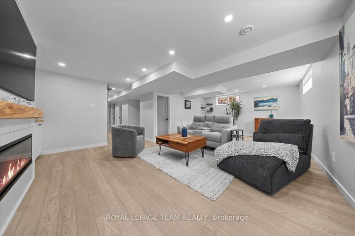 Photo 22 at 2 Lavina Crescent, Nepean (Leslie Park), Ottawa