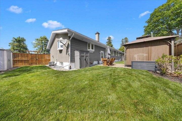 Photo 35 at 2 Lavina Crescent, Nepean (Leslie Park), Ottawa