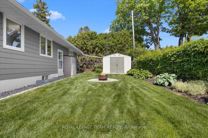 Photo 36 at 2 Lavina Crescent, Nepean (Leslie Park), Ottawa