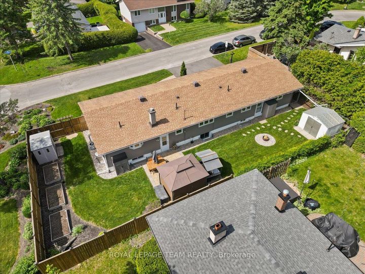 Photo 37 at 2 Lavina Crescent, Nepean (Leslie Park), Ottawa