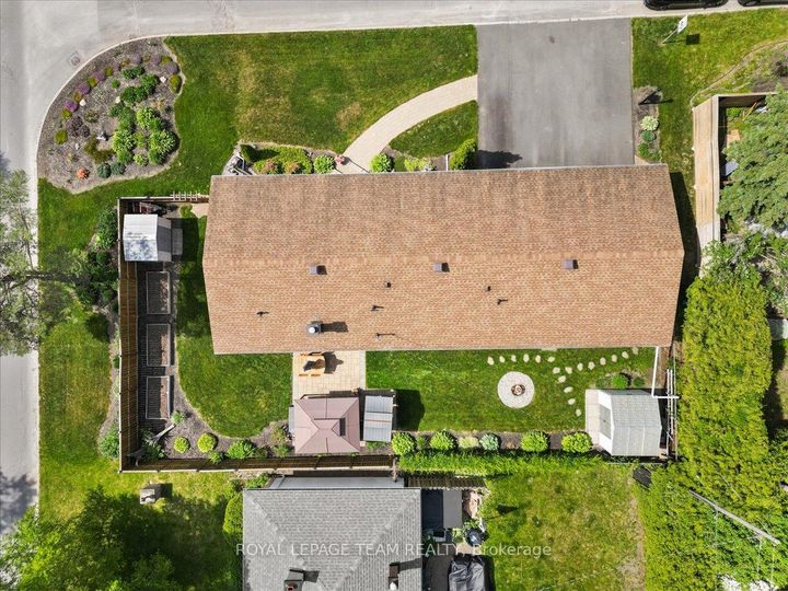 Photo 38 at 2 Lavina Crescent, Nepean (Leslie Park), Ottawa