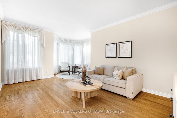 Photo 4 at 5 Cassone Court, Nepean (Pineglen), Ottawa