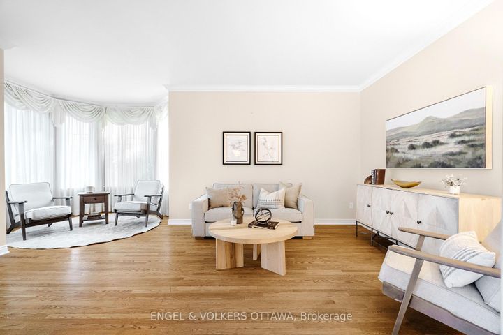 Photo 7 at 5 Cassone Court, Nepean (Pineglen), Ottawa